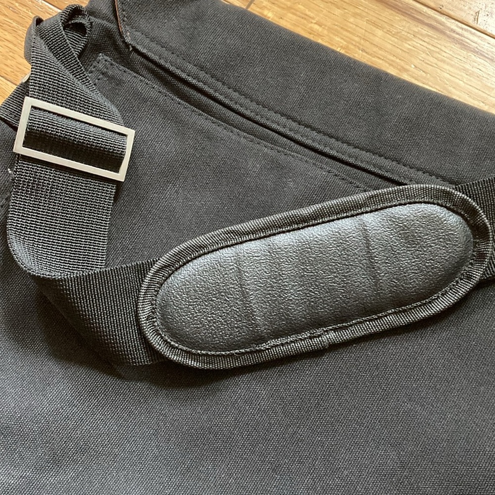 Pantone Messenger Bag - Picture 11 of 15